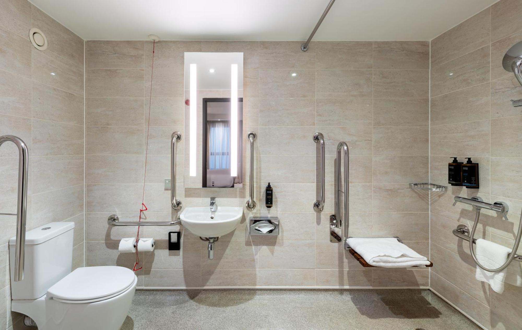 Mercure Haymarket 4*