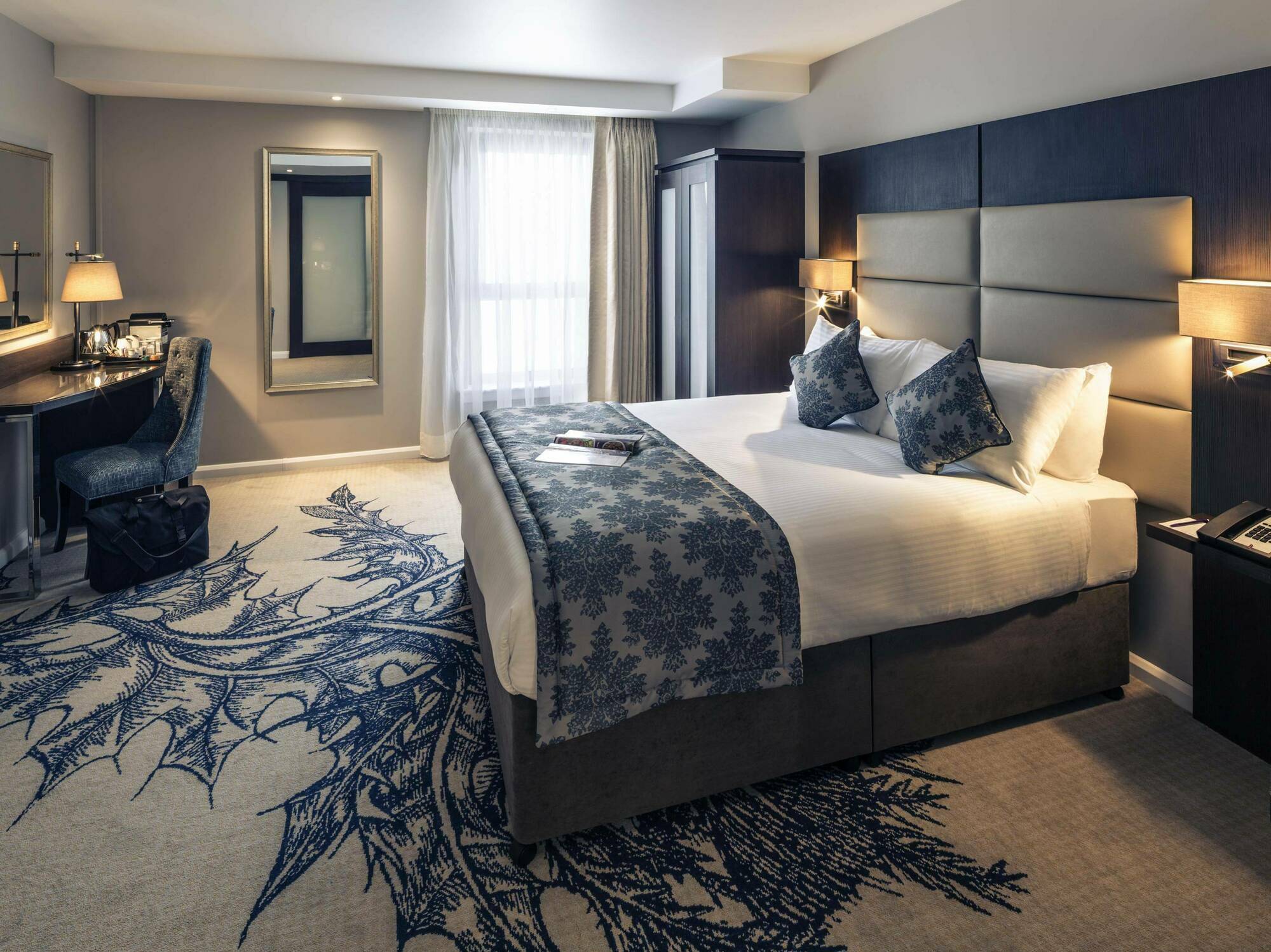Mercure Haymarket Hotel 4*